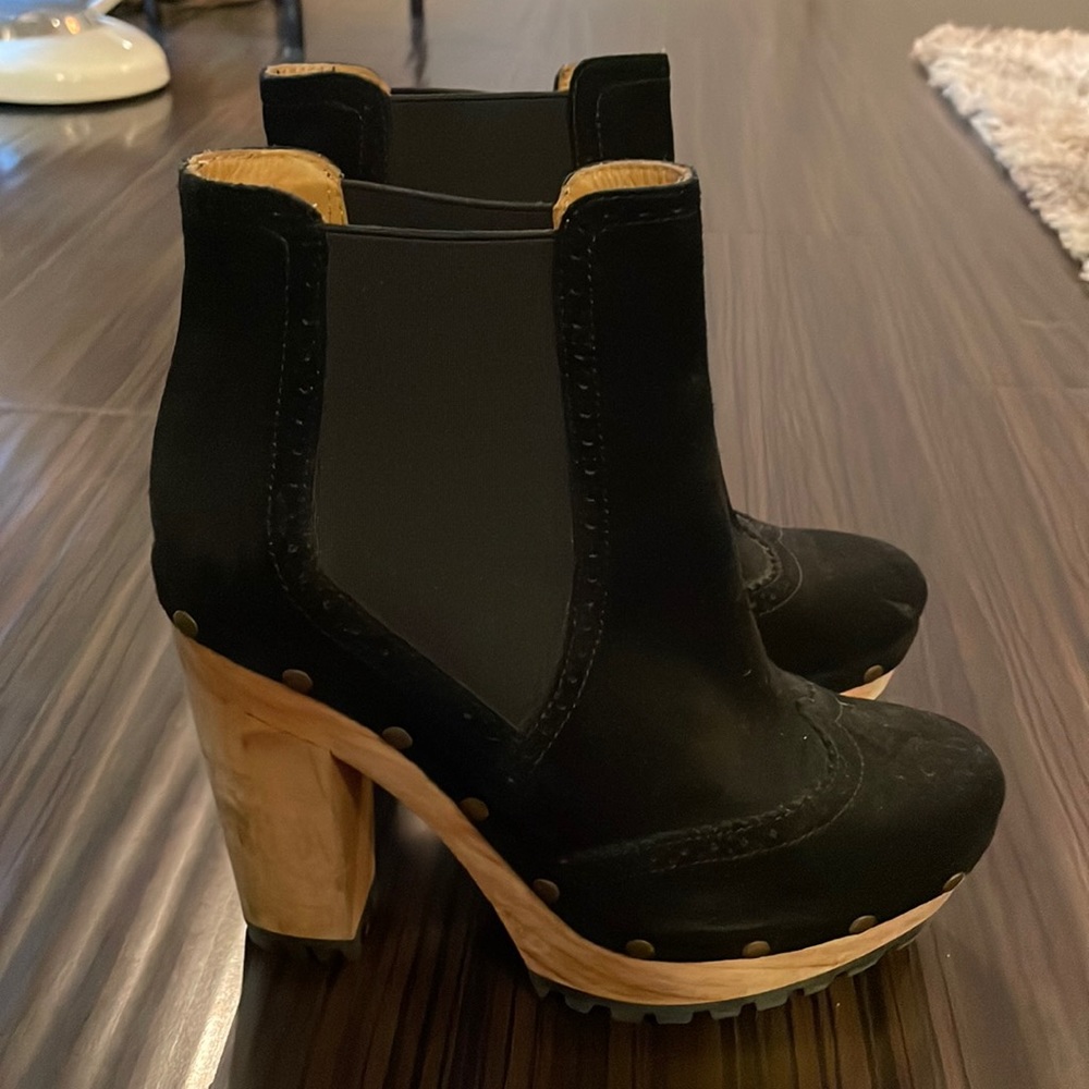 Black suede Polo Ralph Lauren boots